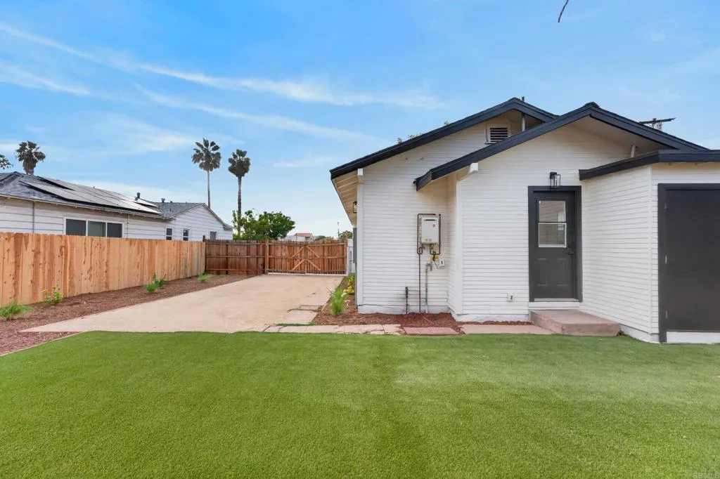 3587 Marlborough Avenue, San Diego, CA 92105 3587 Marlborough Avenue, San Diego, CA 92105