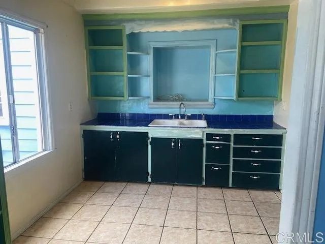341 Brooks Street, Oceanside, CA 92054 341 Brooks Street, Oceanside, CA 92054