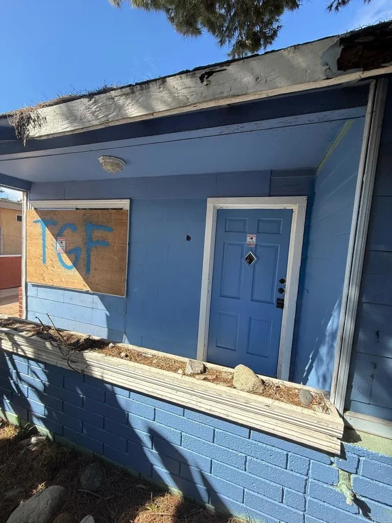 341 Brooks Street, Oceanside, CA 92054 341 Brooks Street, Oceanside, CA 92054