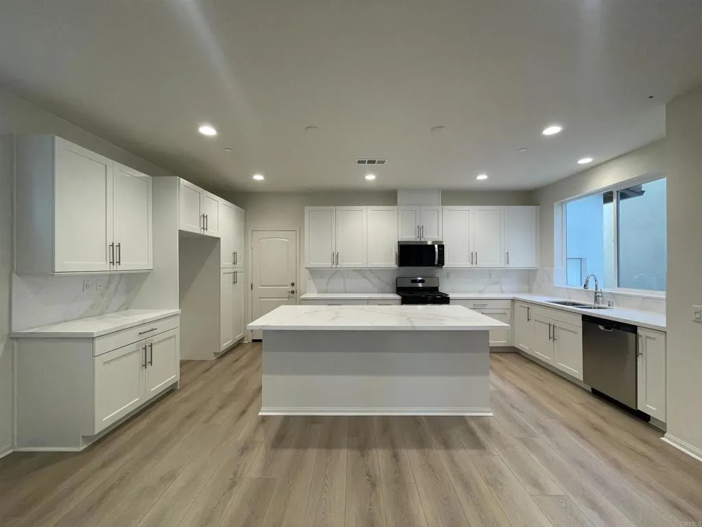 1494 Pershing Road, Chula Vista, CA 91913 1494 Pershing Road, Chula Vista, CA 91913