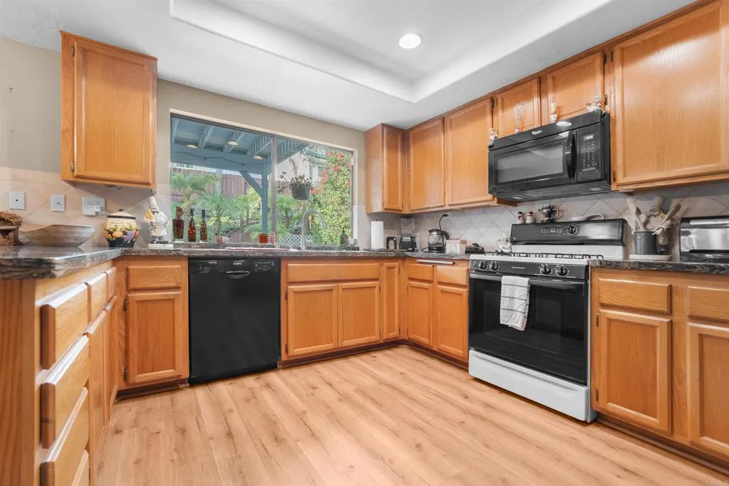 3806 Stanford Drive, Oceanside, CA 92056 3806 Stanford Drive, Oceanside, CA 92056