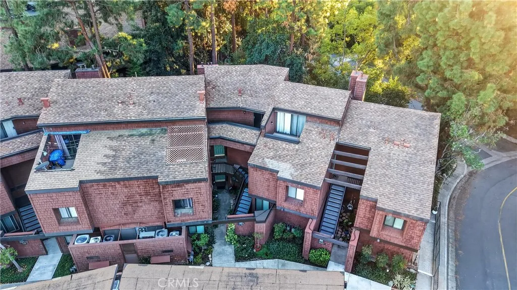 2716 Pine Creek