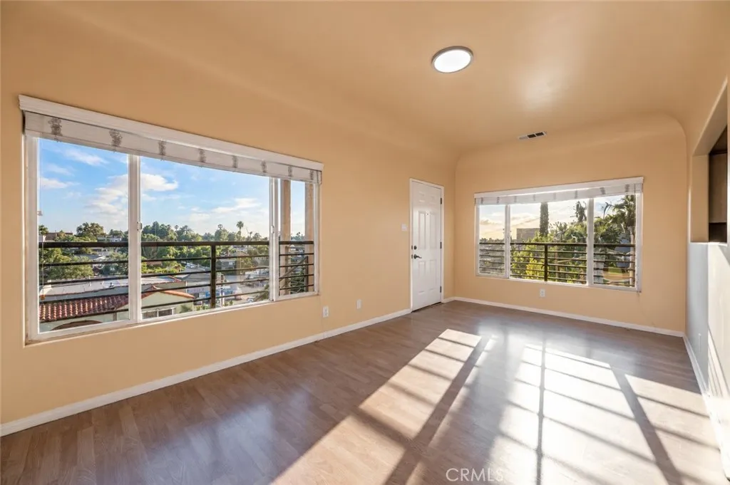 Los Angeles, CA 90026