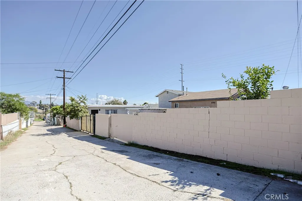 https://cdn.realtyfeed.com/cdn/127/307111233/4e16291e130cb9799fb7a3b4b79fc660.webp