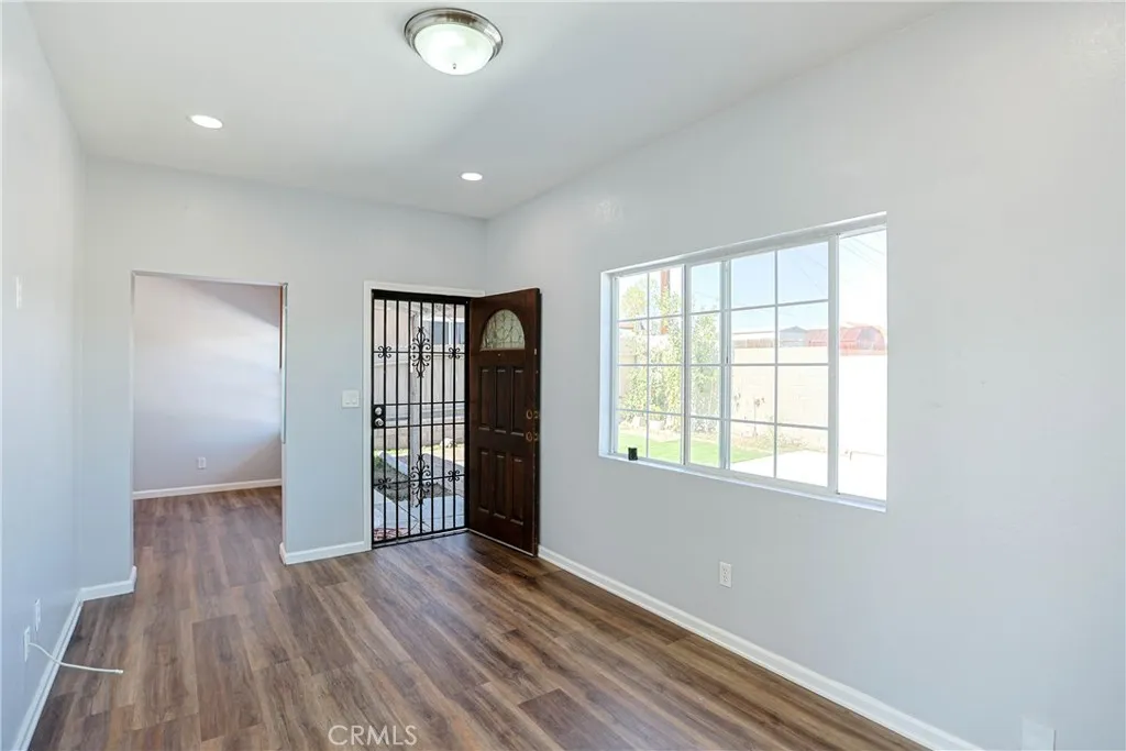 https://cdn.realtyfeed.com/cdn/127/307111233/cd5319342997fe7494f7ff29c15085fb.webp
