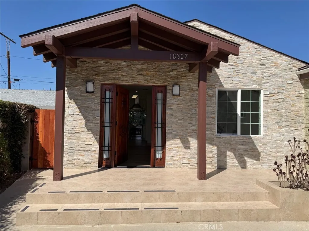 Tarzana, CA 91335