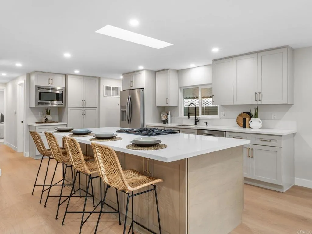 https://cdn.realtyfeed.com/cdn/127/307111310/2e0e9f327e8e7e051c7071a57794f033.webp