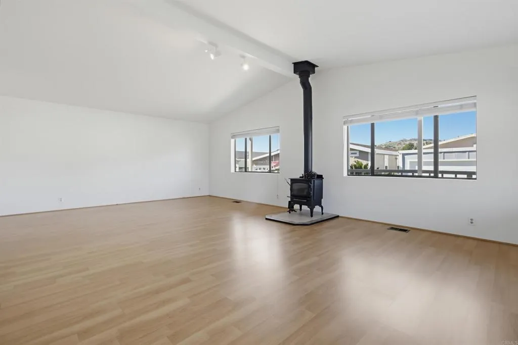 https://cdn.realtyfeed.com/cdn/127/307111333/407e930eee8151d80a666264d2586976.webp