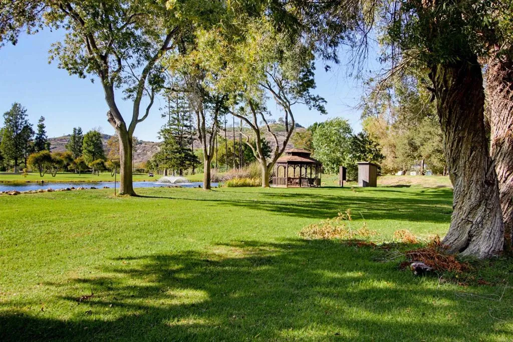 https://cdn.realtyfeed.com/cdn/127/307111333/52d37e2fcd113b48dc1217753fb016ad.webp