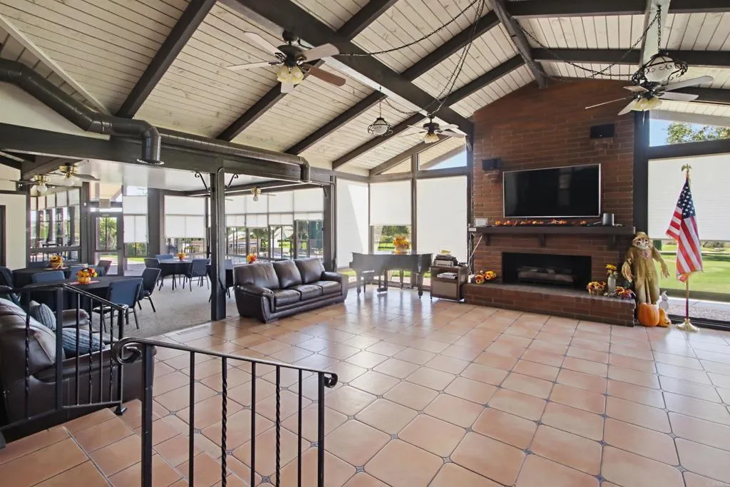 https://cdn.realtyfeed.com/cdn/127/307111333/bfa33466c8cc9cdad91f77593af3cbfd.webp