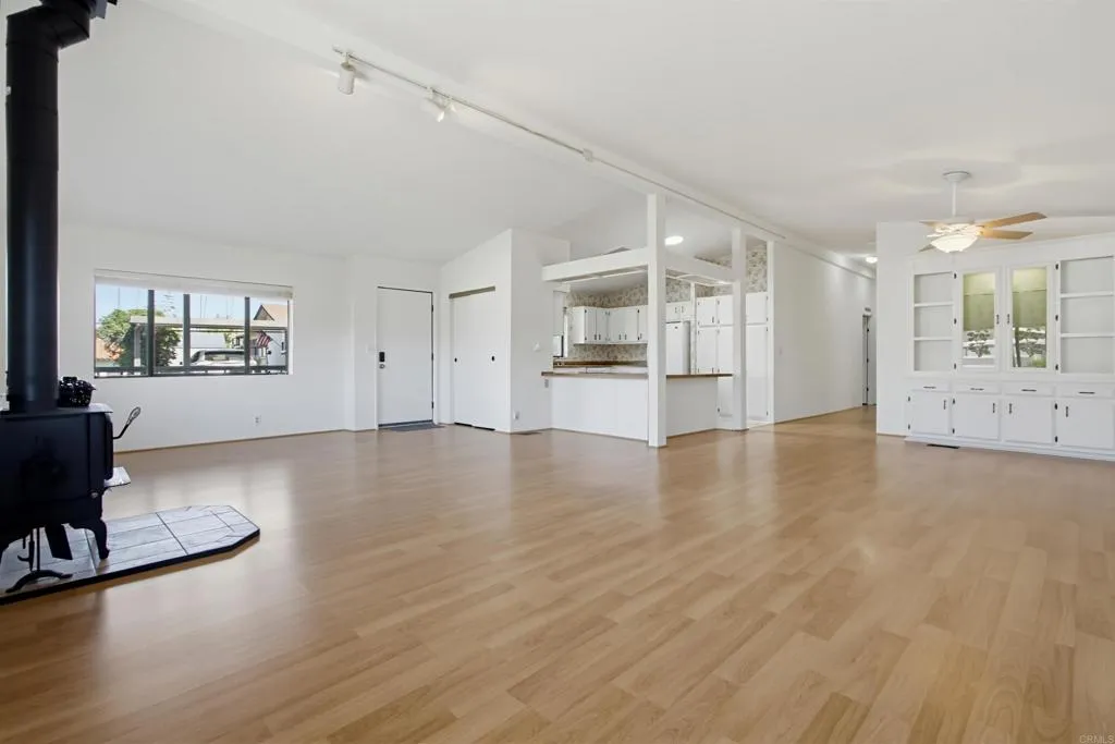 https://cdn.realtyfeed.com/cdn/127/307111333/db6b52f49843e26f9837ff95861ecaa6.webp