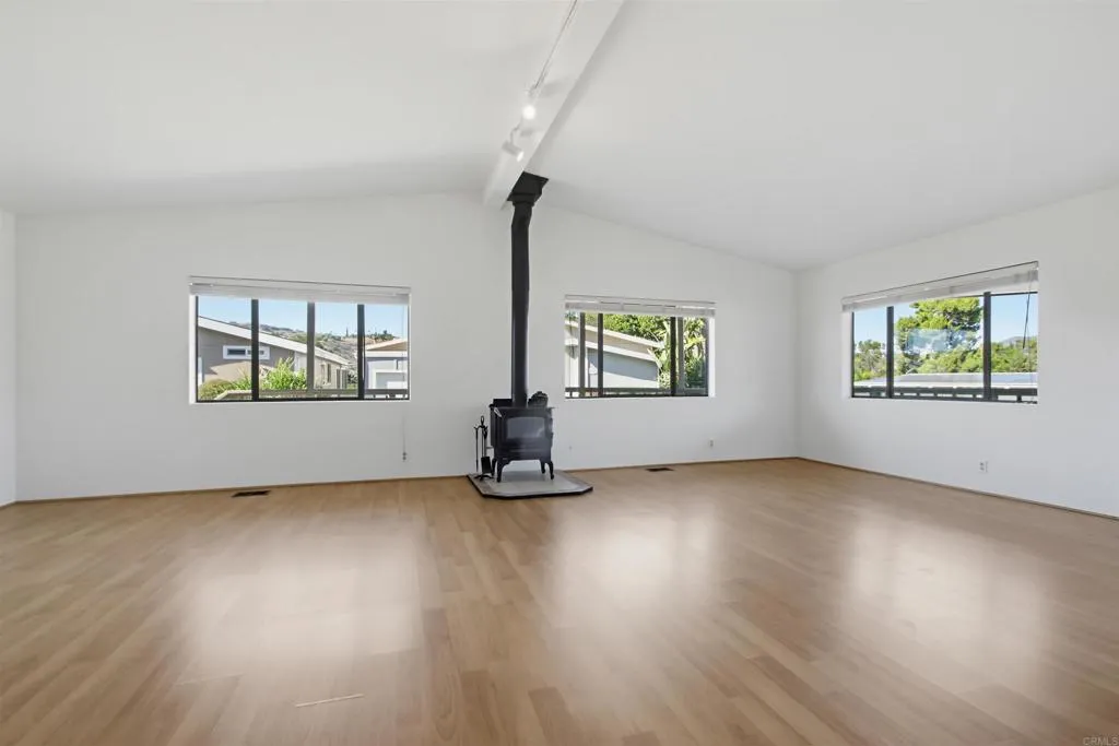https://cdn.realtyfeed.com/cdn/127/307111333/eff74894c982fbec70e3983107667325.webp