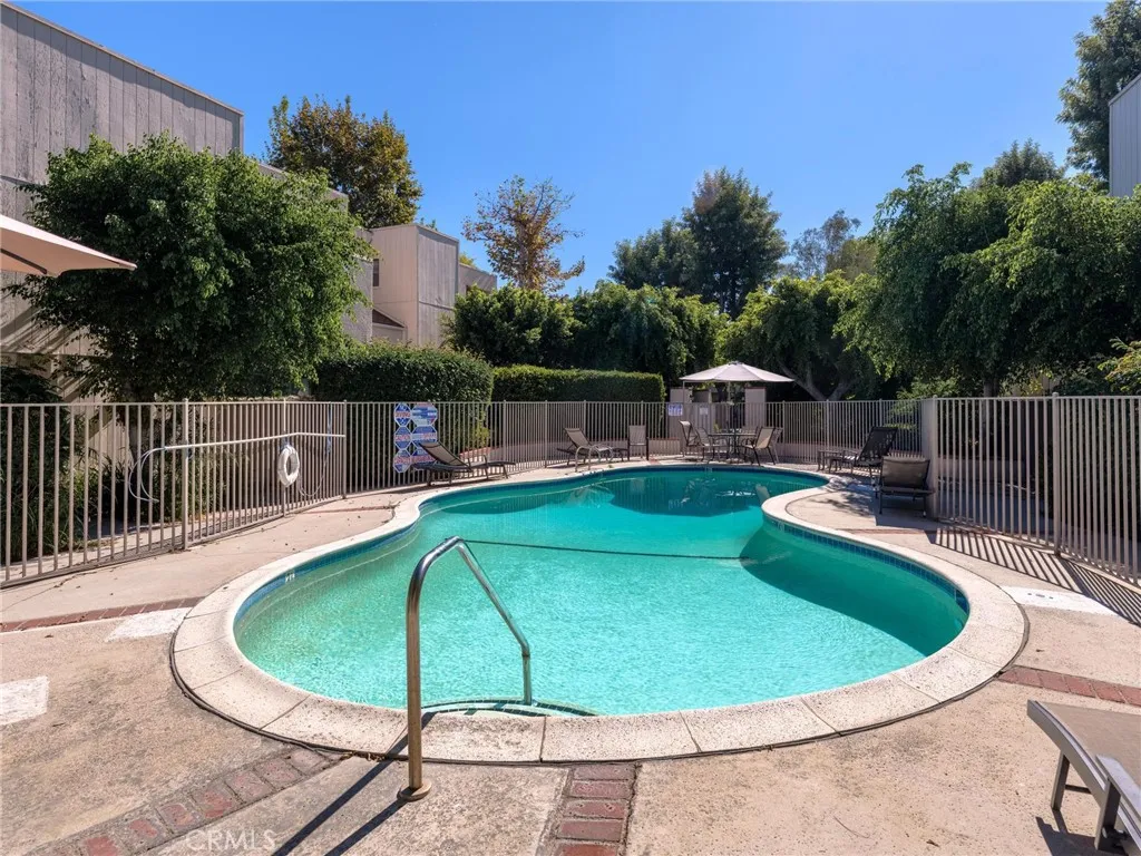 Sherman Oaks, CA 91403