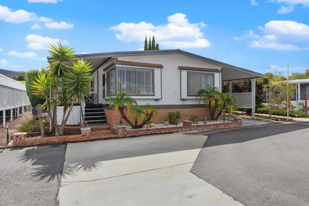 https://cdn.realtyfeed.com/cdn/127/307111389/05d7d07bbe27faf4bbca419357fbdf3d.webp