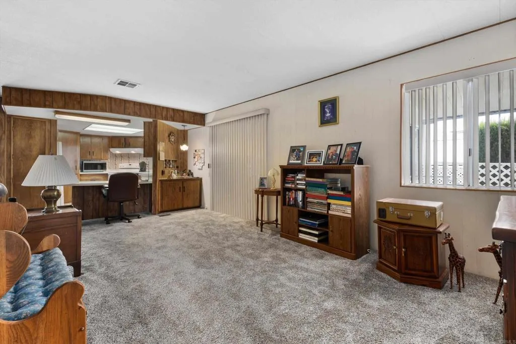 https://cdn.realtyfeed.com/cdn/127/307111389/41ae6da365a375851ac73cdadd246eac.webp