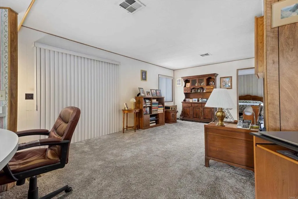 https://cdn.realtyfeed.com/cdn/127/307111389/8602f3e2b04aa86fb15b5132fc686369.webp