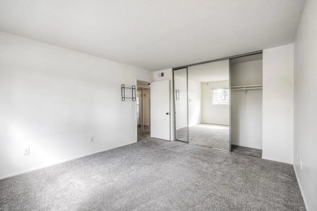 https://cdn.realtyfeed.com/cdn/127/307111505/942ce567f6d23c047ea724873d5d833b.webp