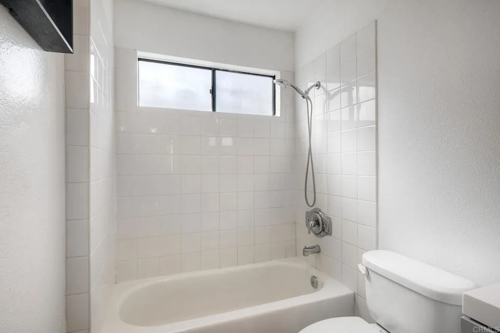 https://cdn.realtyfeed.com/cdn/127/307111505/a95597376739bdec5cf702bde9ddb6ca.webp