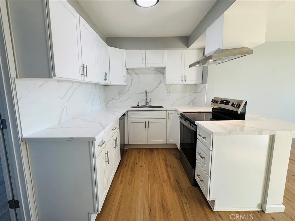 Tustin, CA 92780