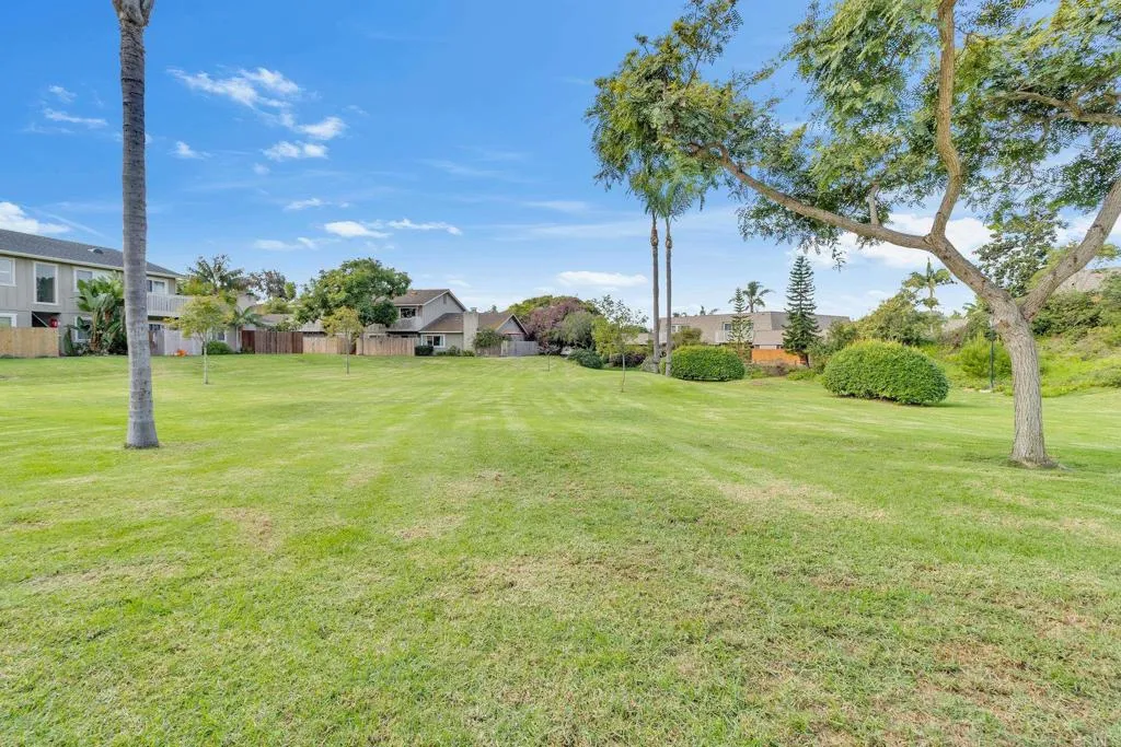 https://cdn.realtyfeed.com/cdn/127/307111750/83eac8d6fb582b63ff8db2debf45ba39.webp
