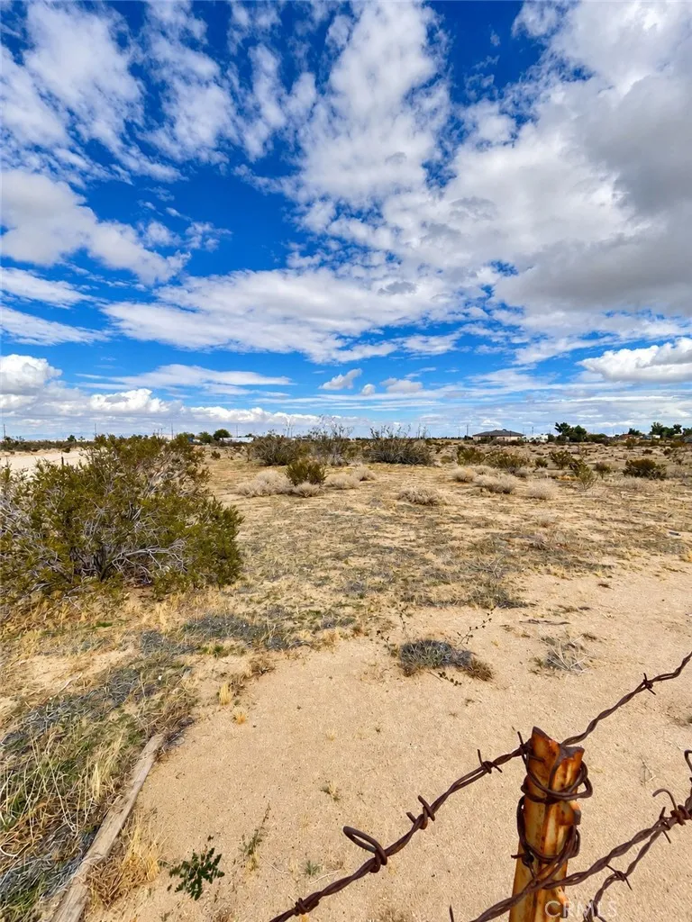 Phelan, CA 92371