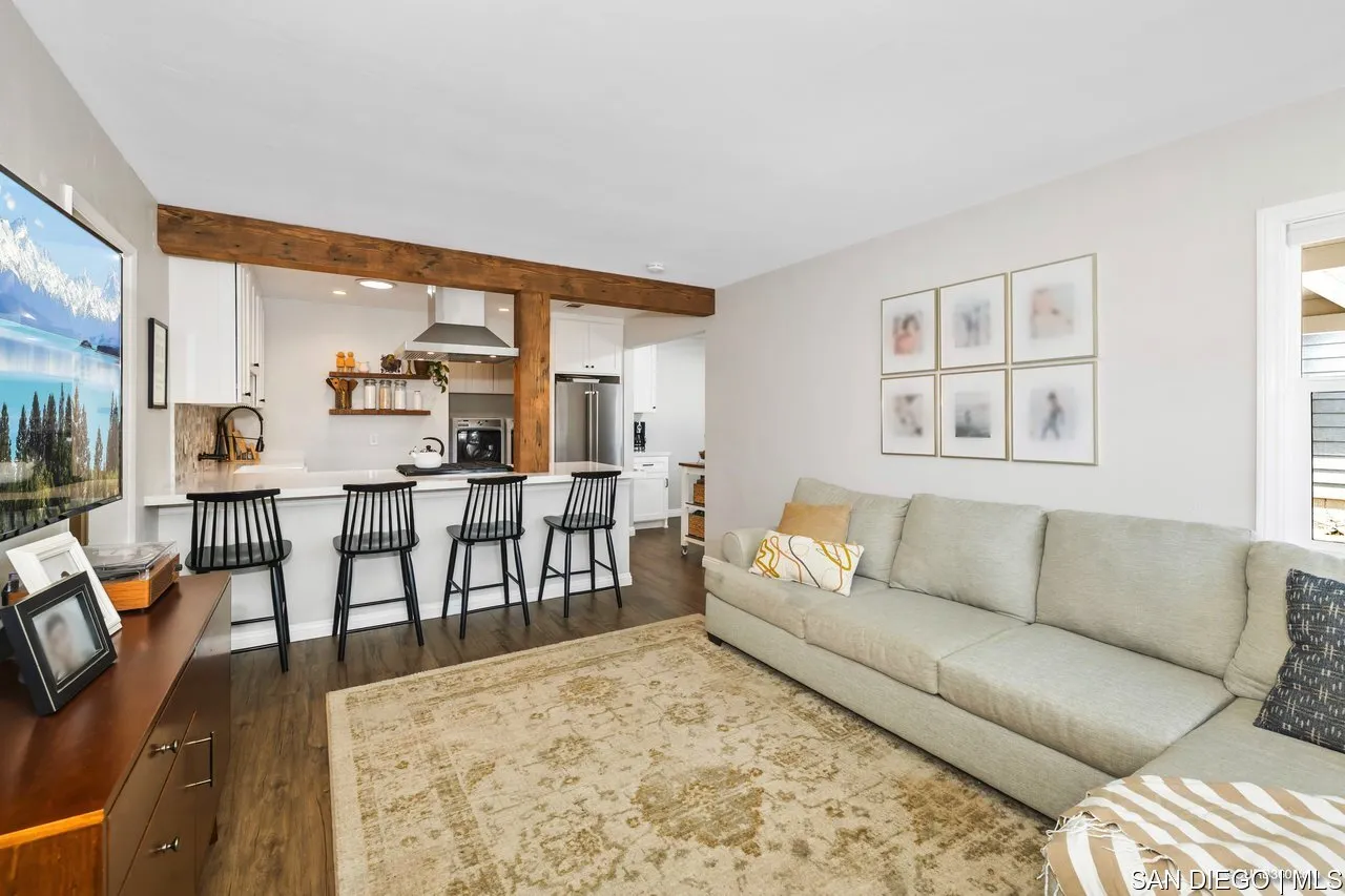 https://cdn.realtyfeed.com/cdn/127/700000120/dc4956d15397f6feb0788e8f00ed4c62.webp