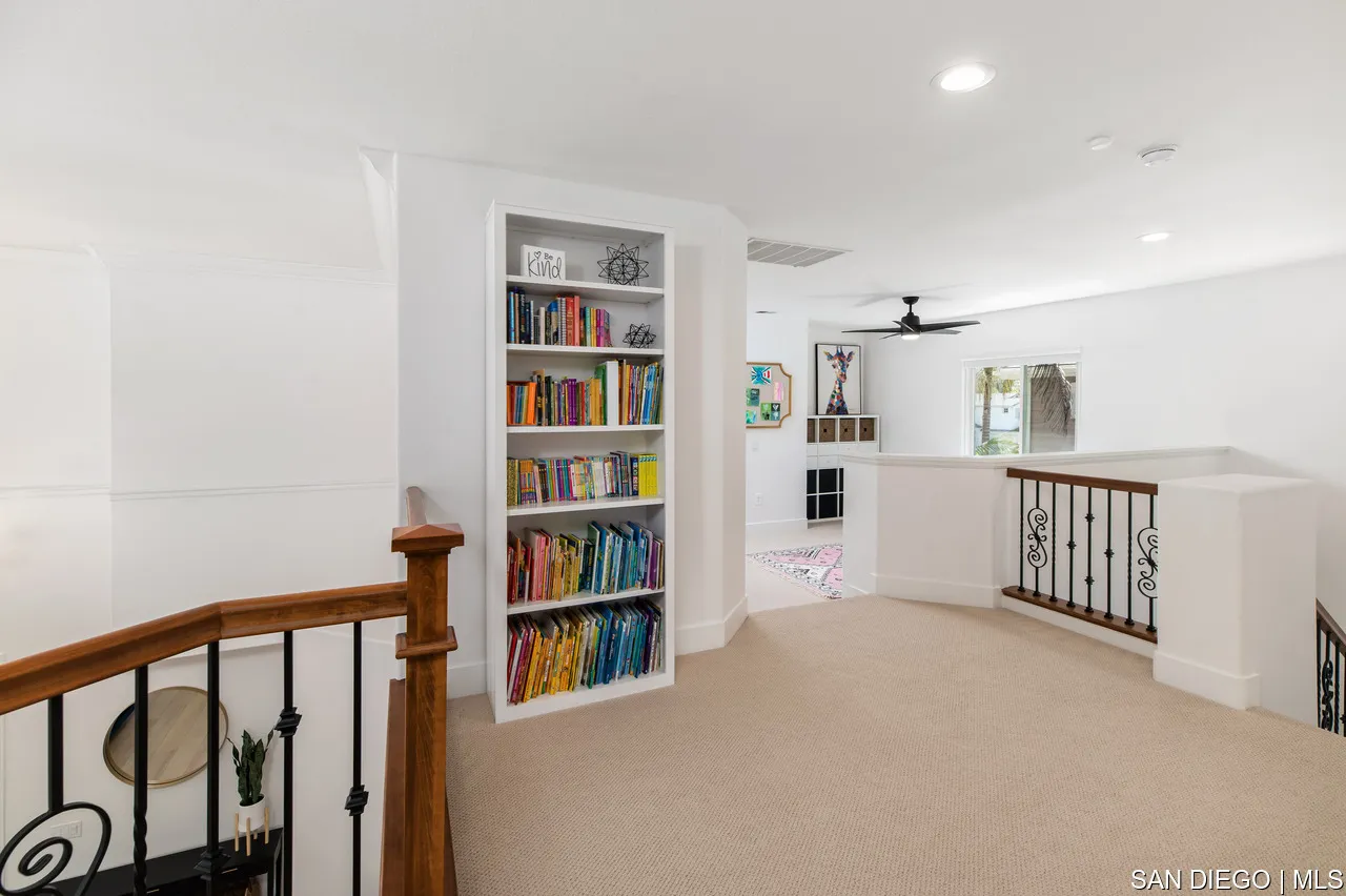 https://cdn.realtyfeed.com/cdn/127/700000318/1b17125d8be2479fbfa35799a44040ad.webp