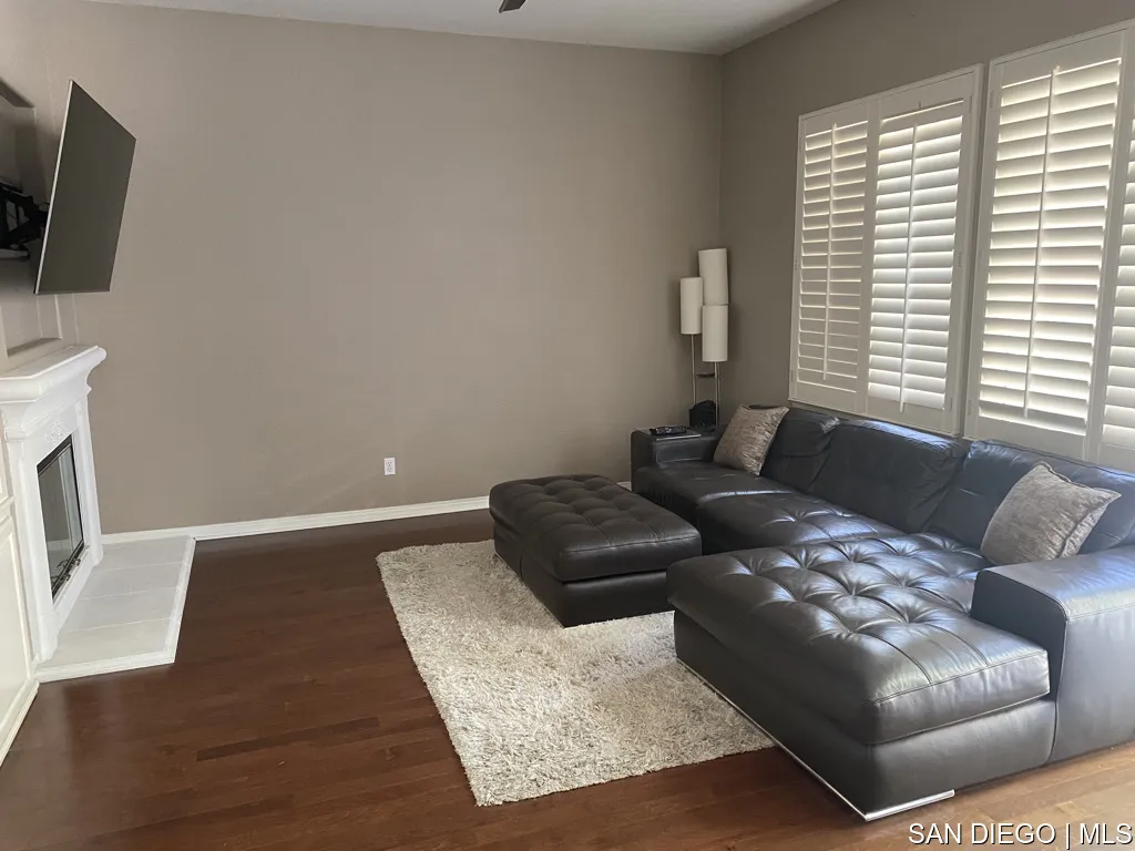 https://cdn.realtyfeed.com/cdn/127/700000354/d80bf9a62f1077d53f9ece240d351988.webp