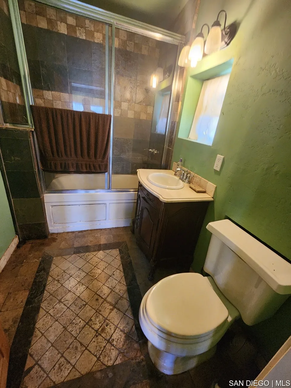 https://cdn.realtyfeed.com/cdn/127/700000373/197037c7aa0df44329dd0eefc0c4668f.webp