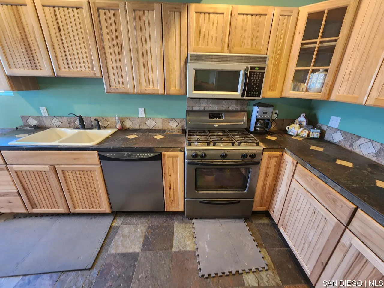 https://cdn.realtyfeed.com/cdn/127/700000373/4989808b78d3e4fdbec5775e15aca409.webp