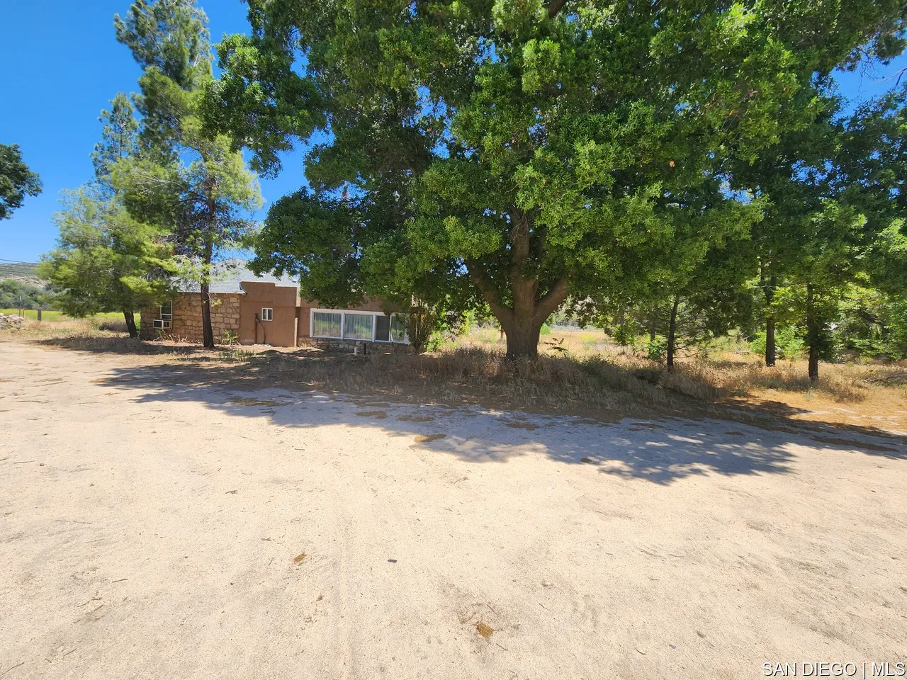 https://cdn.realtyfeed.com/cdn/127/700000373/ef599a434d4123846329902392a56b32.webp