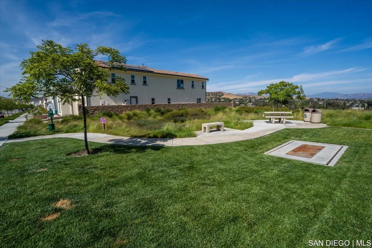 https://cdn.realtyfeed.com/cdn/127/700000393/8fd4753798cca48fbc3f974e1b1049e1.webp