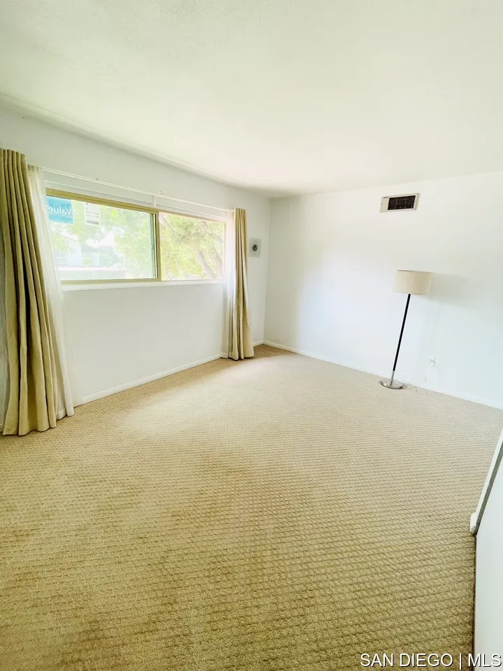 https://cdn.realtyfeed.com/cdn/127/700000420/42442330cbf94fb375eb5c7345c0016b.webp
