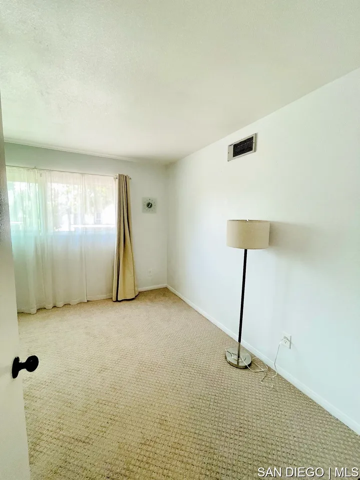 https://cdn.realtyfeed.com/cdn/127/700000420/8f0d4659301930a10774b4253790e47e.webp
