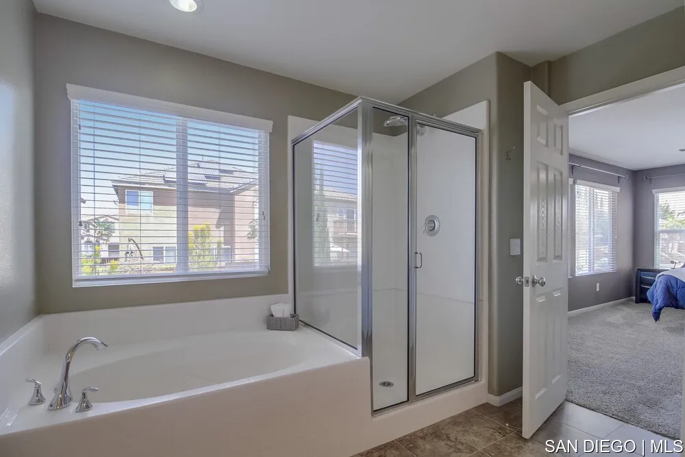https://cdn.realtyfeed.com/cdn/127/700000445/7c211c3d6f2c68597942971797952fb8.webp