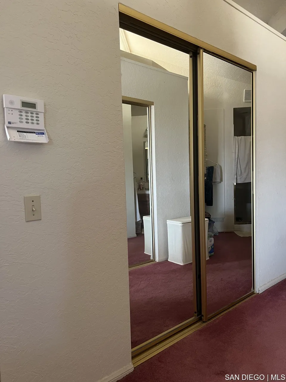 https://cdn.realtyfeed.com/cdn/127/700000451/be18b68865acf286b3970aee17f9df33.webp