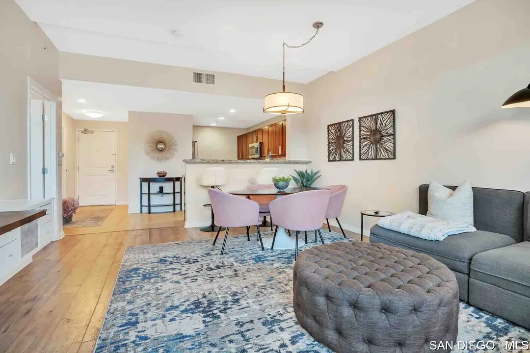 https://cdn.realtyfeed.com/cdn/127/700000529/22418bcc610f8c65070264036656e582.webp
