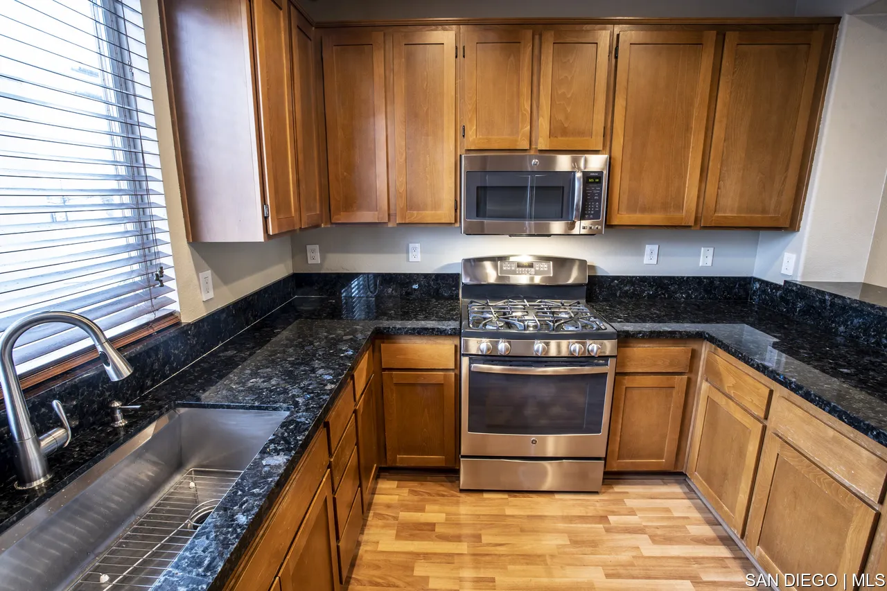 https://cdn.realtyfeed.com/cdn/127/700000568/1befe752424ed46794e859596ee8646d.webp