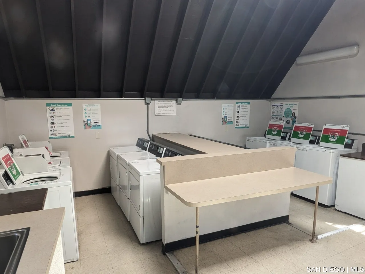 https://cdn.realtyfeed.com/cdn/127/700000665/2683571fe477a45a30afe7915f447622.webp