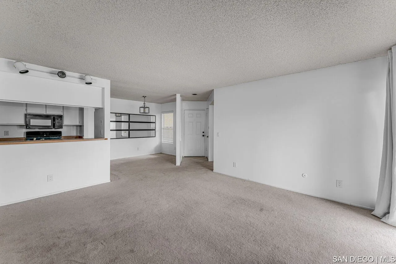 Photo #5: SDC0001028 Listing 