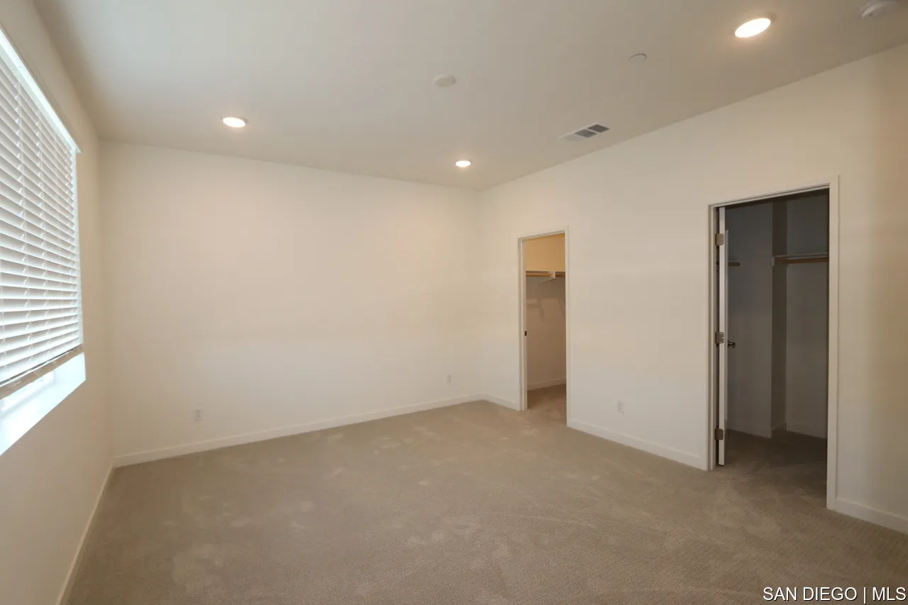 Photo #5: SDC0001093 Listing 