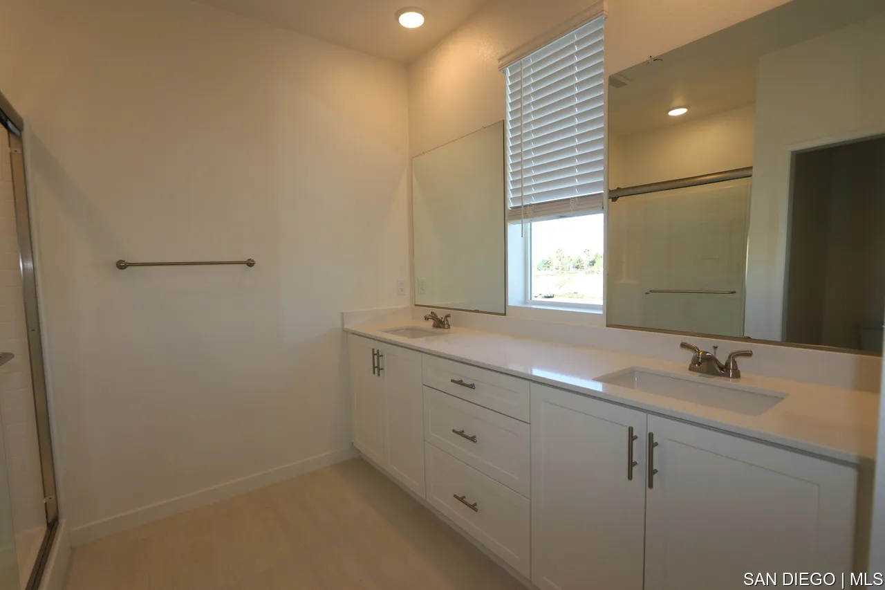 Photo #4: SDC0001093 Listing 