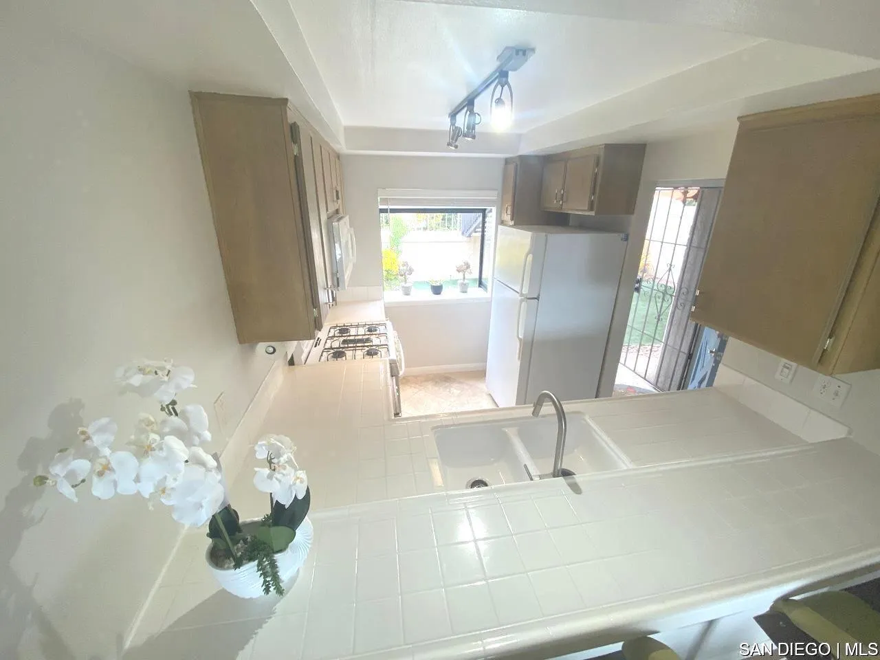 Photo #5: SDC0001143 Listing 