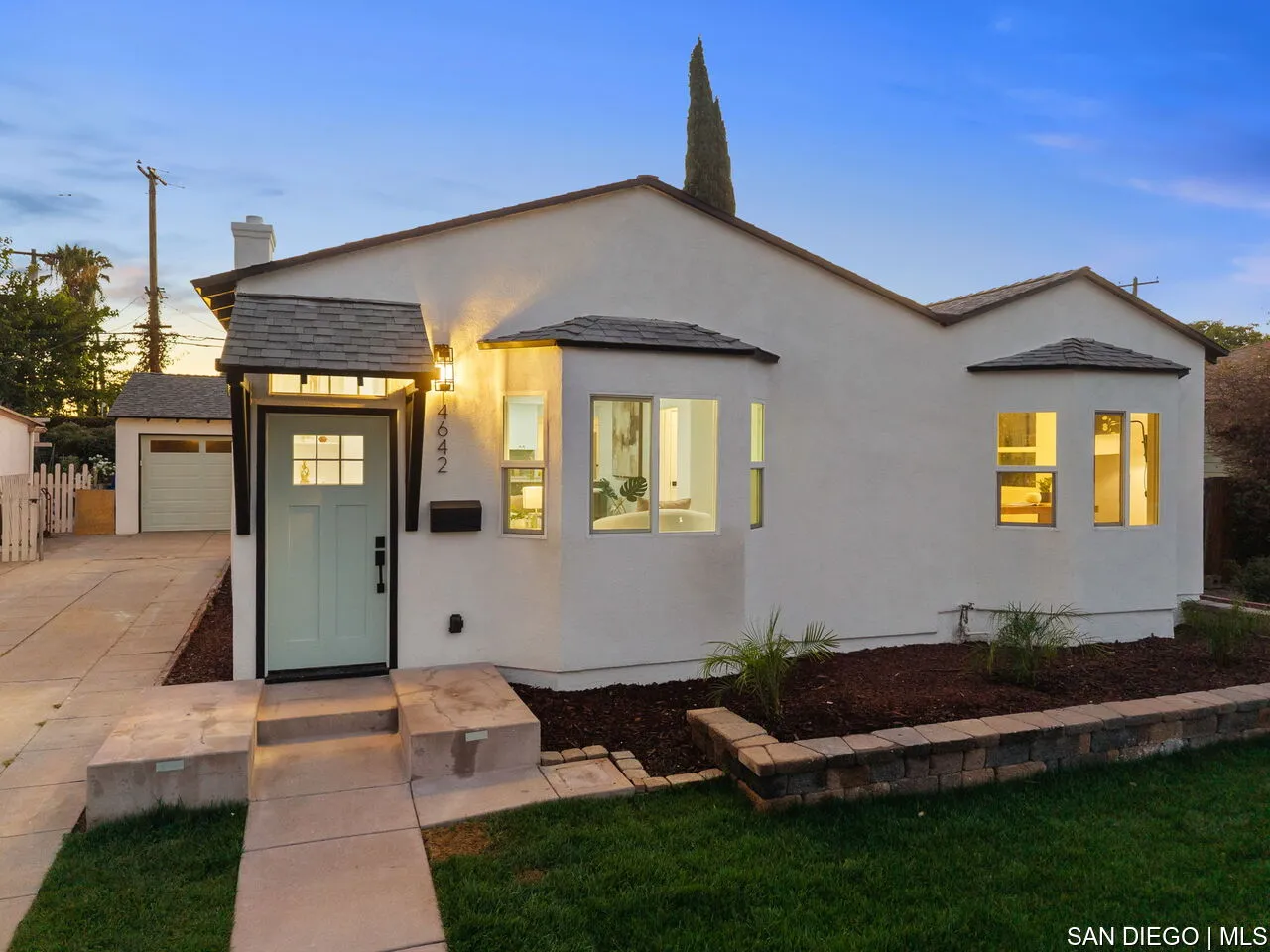 4642 Aragon Dr