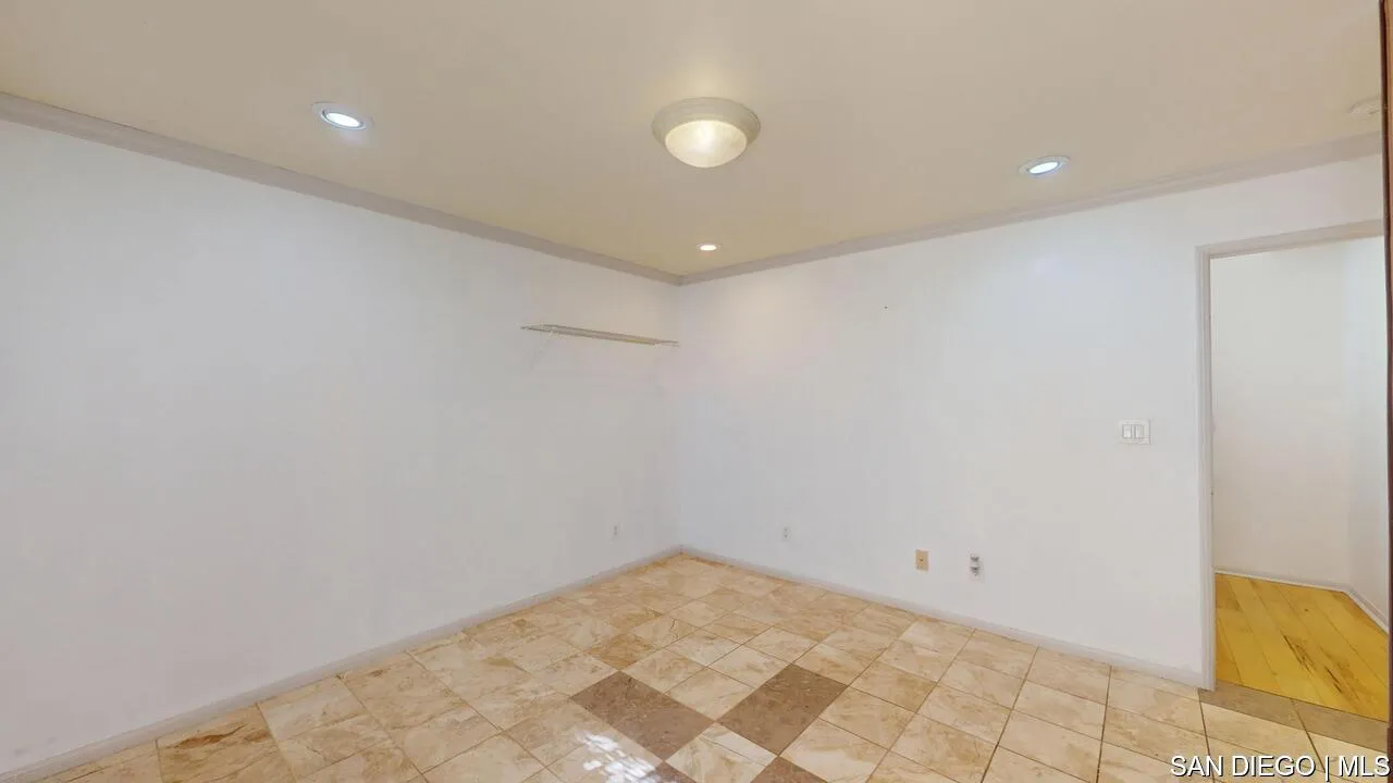 Photo #3: SDC0001189 Listing 