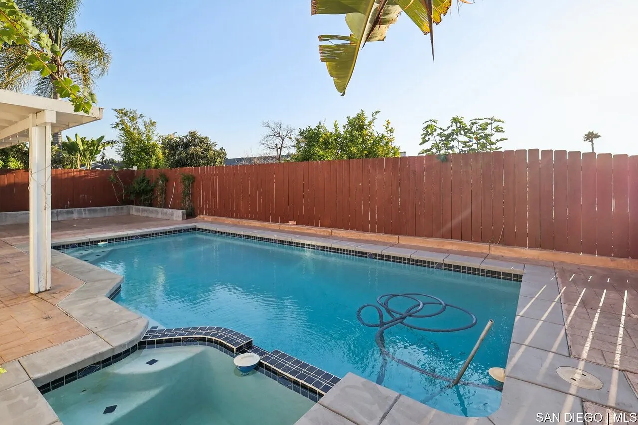 https://cdn.realtyfeed.com/cdn/127/700001124/12ba27ec1f37d008637c9d83f9a5f917.webp