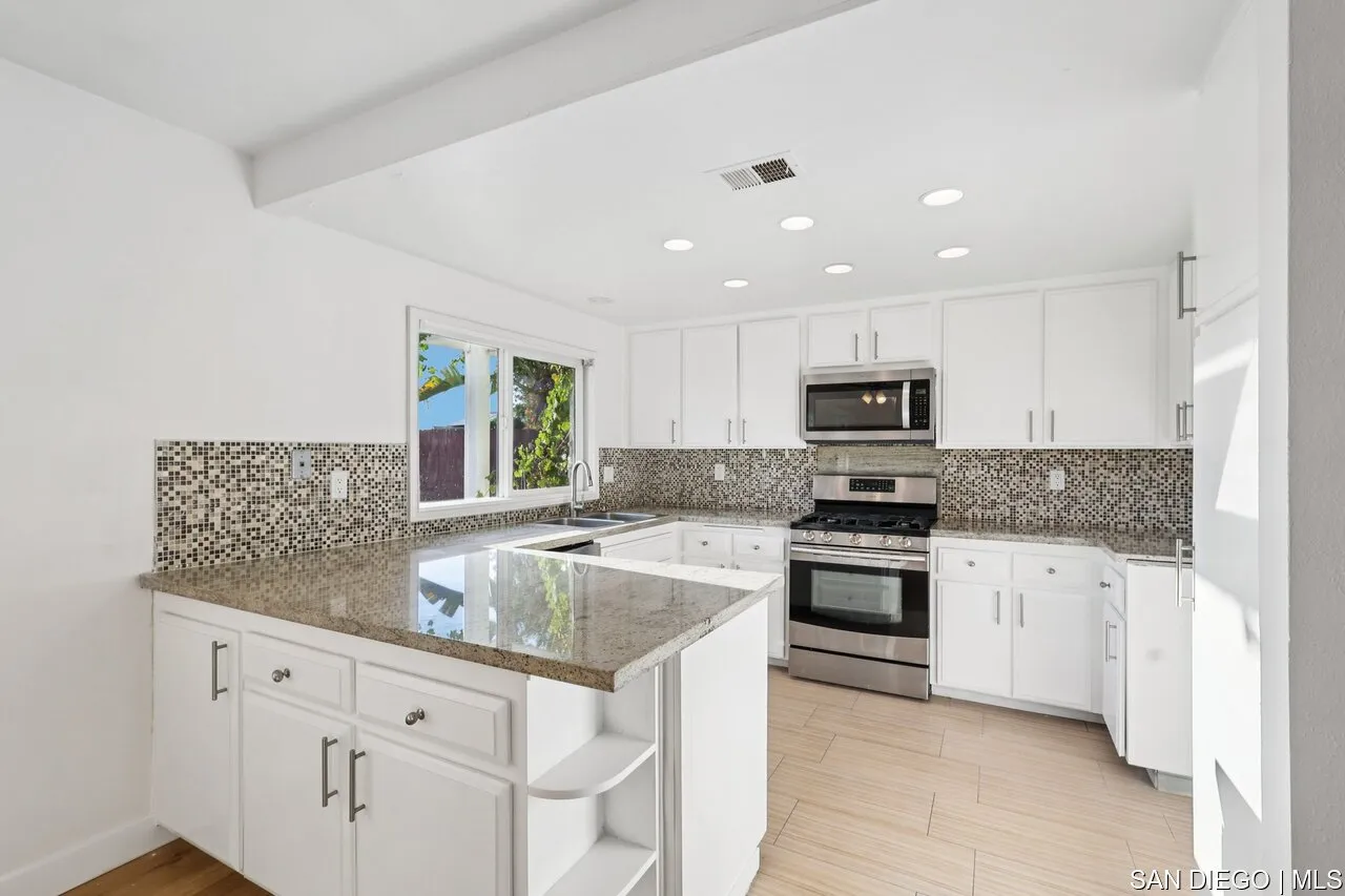 https://cdn.realtyfeed.com/cdn/127/700001124/85abb2fe01f6e4b4e812e993b529146a.webp