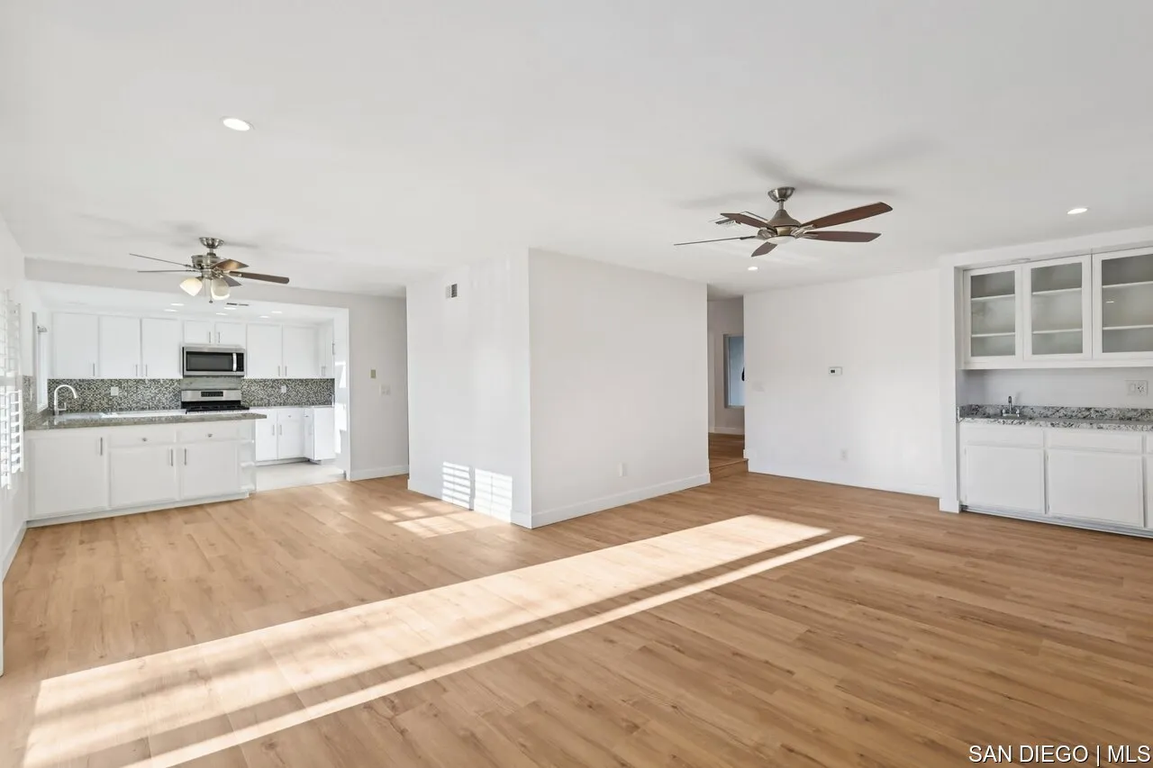 https://cdn.realtyfeed.com/cdn/127/700001124/8e9b6ee9839c0165dd6190410435d52b.webp
