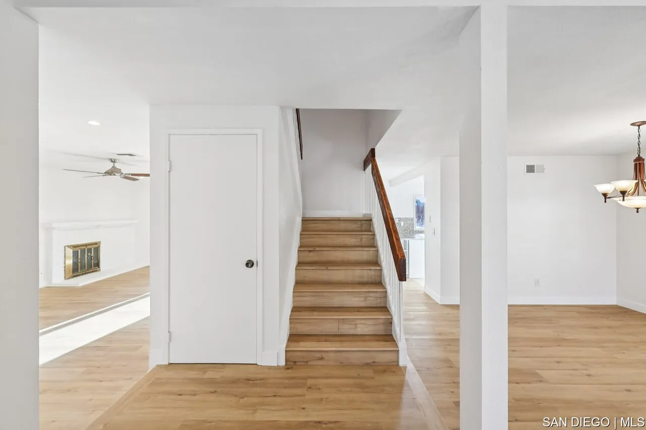 https://cdn.realtyfeed.com/cdn/127/700001124/bf27d58febefc588551b823771ab6d1e.webp