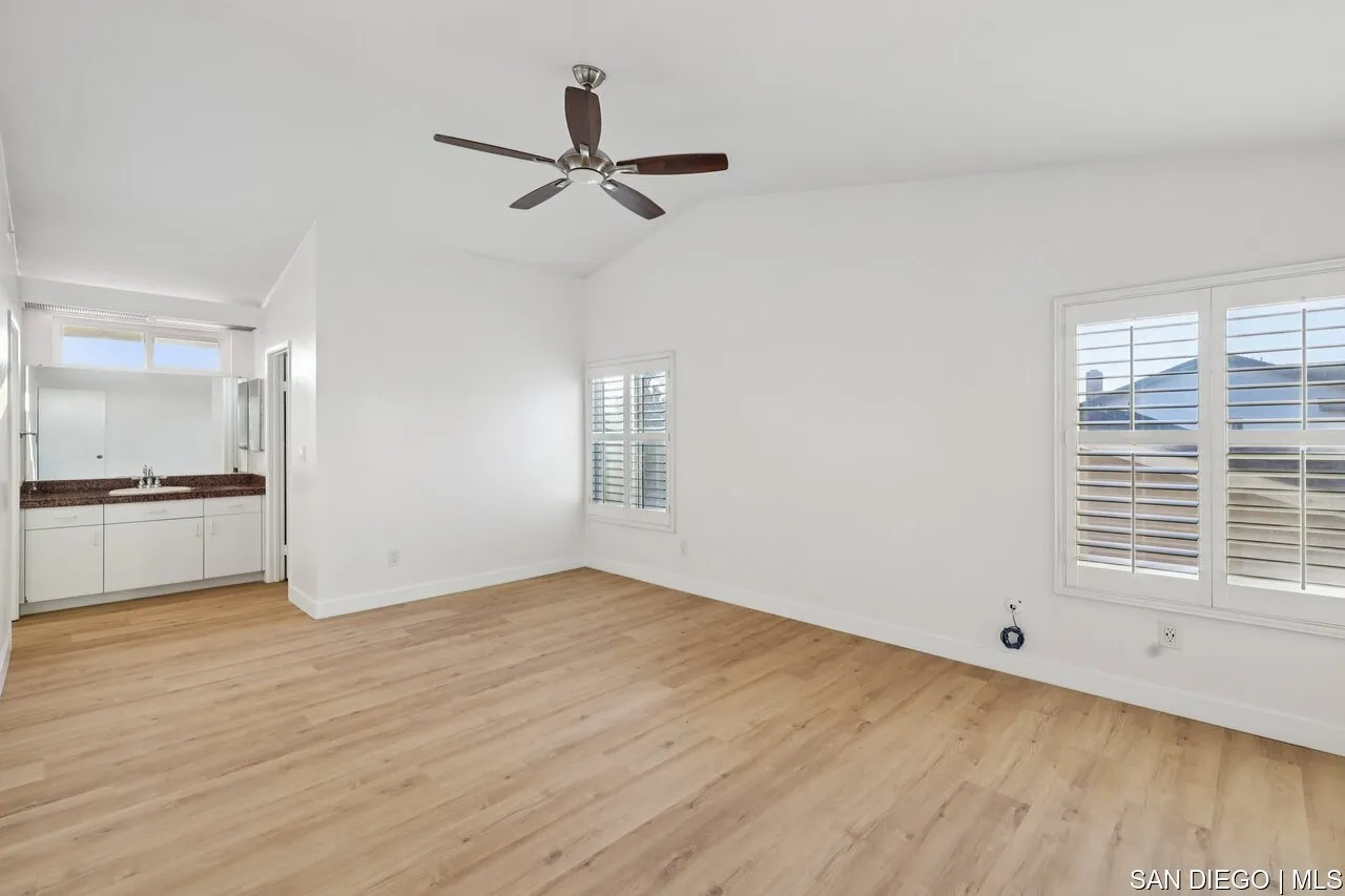 https://cdn.realtyfeed.com/cdn/127/700001124/f1c6de71a1e69ef7962f54a5e0cfed38.webp